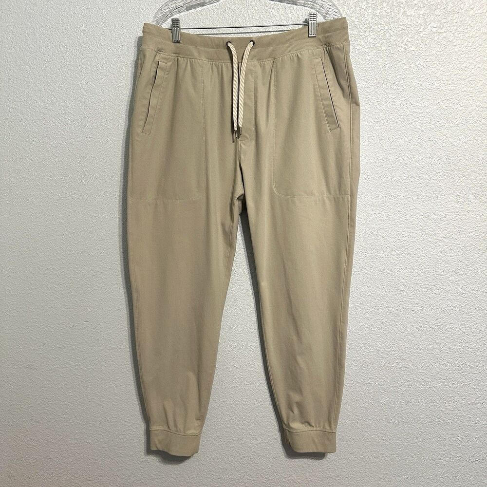 Vuori Joggers Men’s Size 2XL Performance Pants Sweatpants Tan Beige